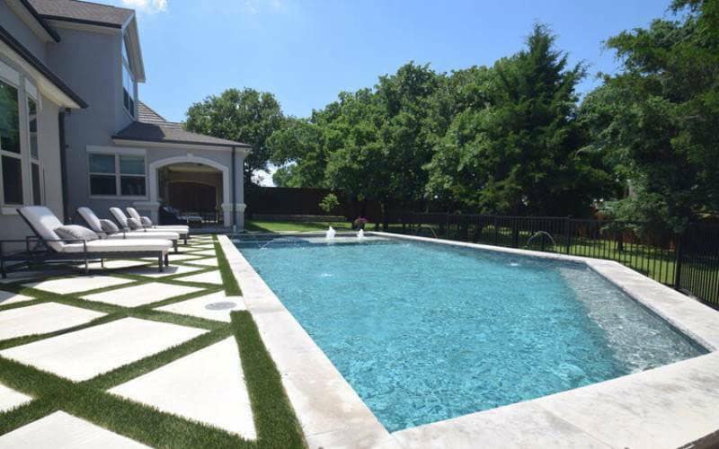 Pool & patio turf installation by HaloTurf, photo 2
