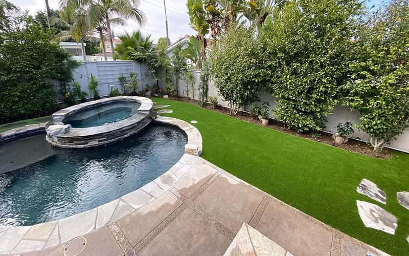 Pool & patio turf installation by HaloTurf, photo 3
